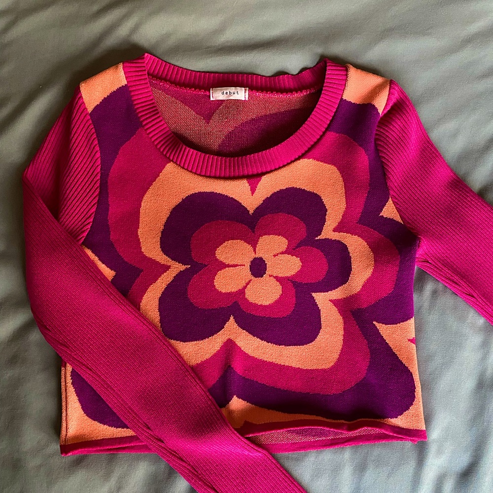 Pink and orange cropped trippy flower long sleeve